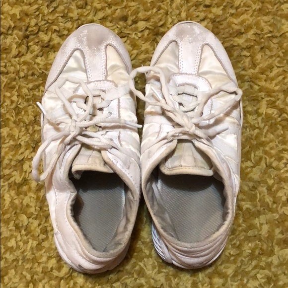 poshmark cheer shoes